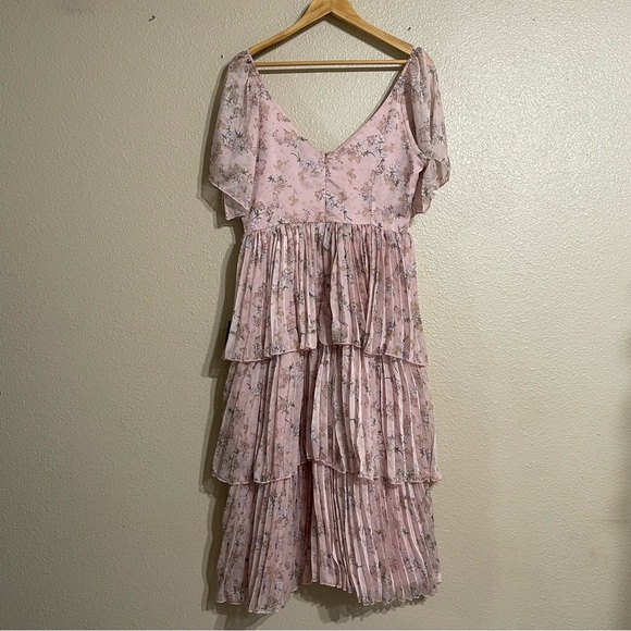 Lulus Gentle Charm Mauve Floral Print Pleated Tiered Midi Dress - Picture 4 of 16